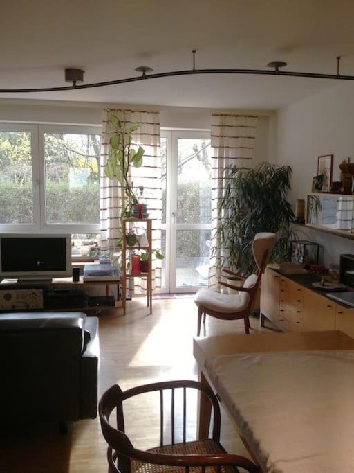Room In Maisonette With Garden, Parking Place ウィーン エクステリア 写真
